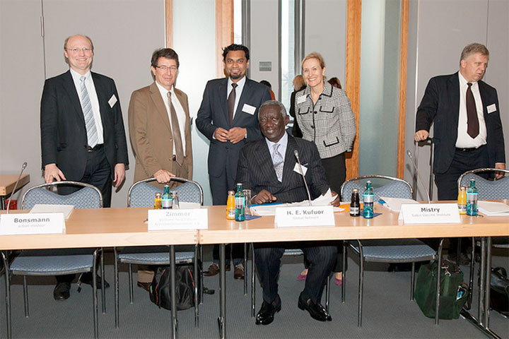 Hintergrund zur Gründung des DNTDs mit  John A. Kufuor Expertenworkshop mit Bonsmann, Zimmer, Kufuor und Mistry